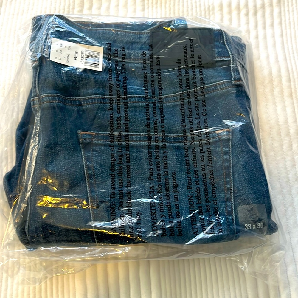 Straight Medium Wash Stretch Jeans (33x30)